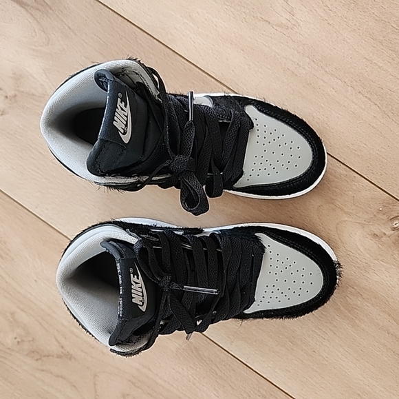 Nike Air Jordan 1 High OG 'Twist 2.0' Kids Size 12 Grey Black Fur - Picture 7 of 7